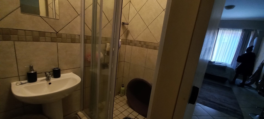 1 Bedroom Property for Sale in Vredenhof Sh Free State